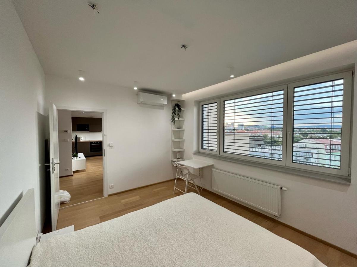Brno City Center Apartment With Parking And A Big Terrace Exterior foto